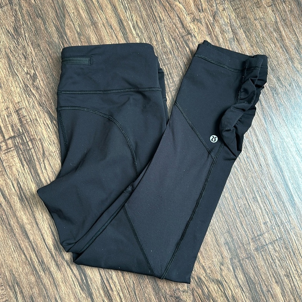 Lululemon cropped leggingss. Good condition.